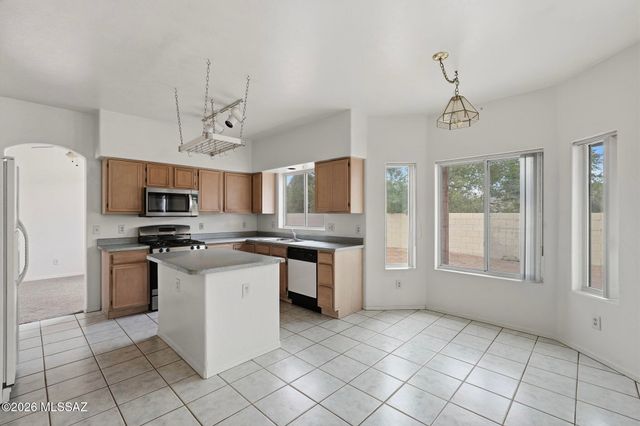 461 E Covered Wagon Drive, Tucson, AZ 85704