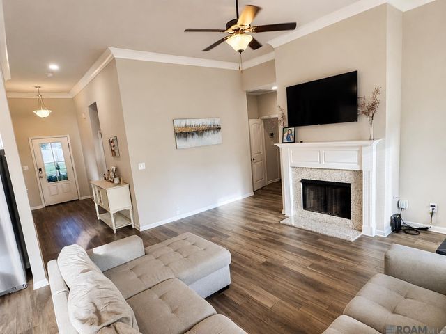 34209 Kingfisher St, Denham Springs, LA 70706