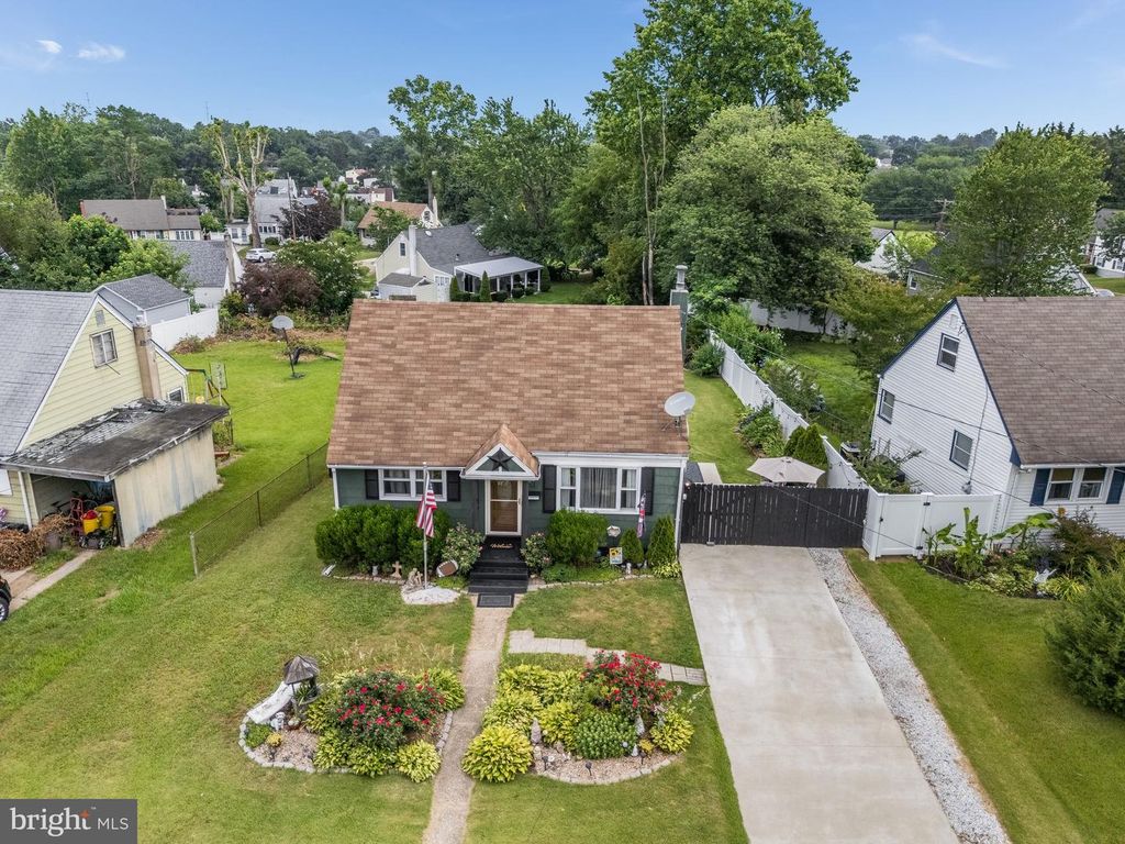 51 SOLOFF DR, Hamilton, NJ 08610