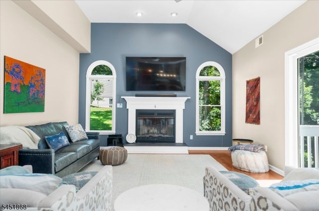 15 Austin Hill Rd, Clinton Twp., NJ 08809