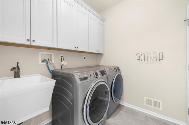 15 Austin Hill Rd, Clinton Twp., NJ 08809
