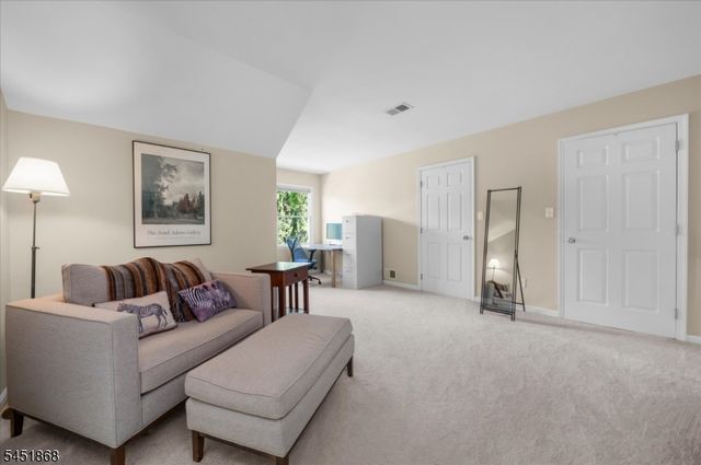 15 Austin Hill Rd, Clinton Twp., NJ 08809