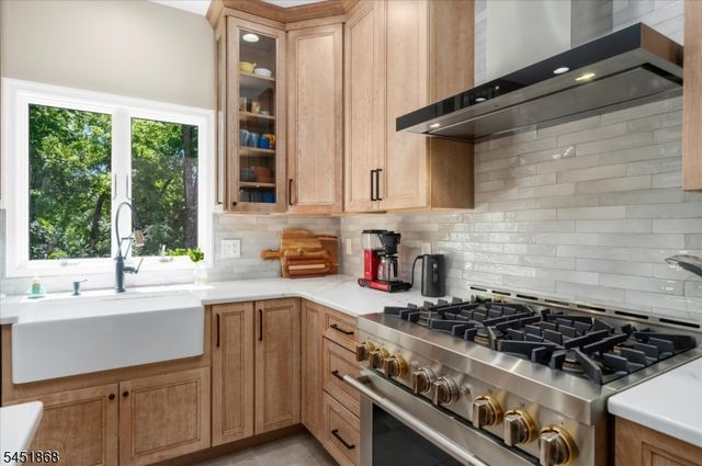15 Austin Hill Rd, Clinton Twp., NJ 08809