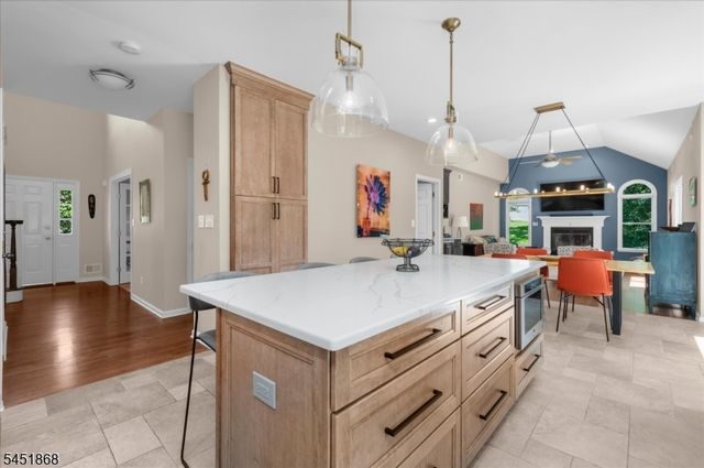 15 Austin Hill Rd, Clinton Twp., NJ 08809