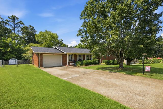 54 Kriswood Drive, Rossville, GA 30741