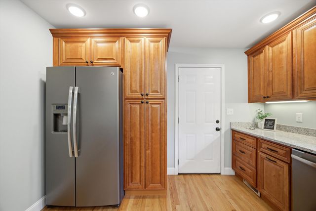 54 Kriswood Drive, Rossville, GA 30741
