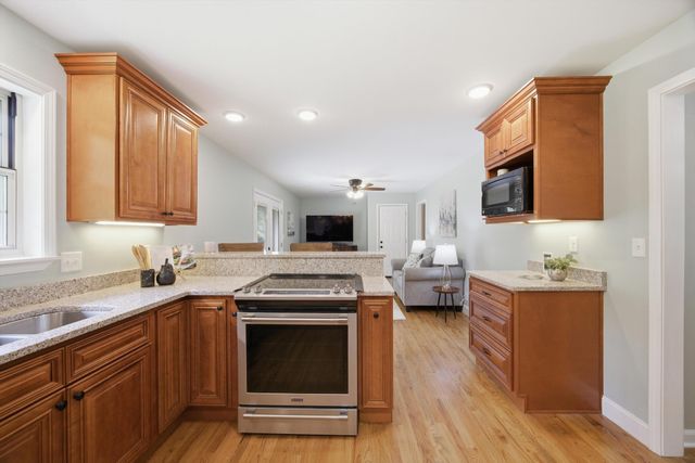 54 Kriswood Drive, Rossville, GA 30741
