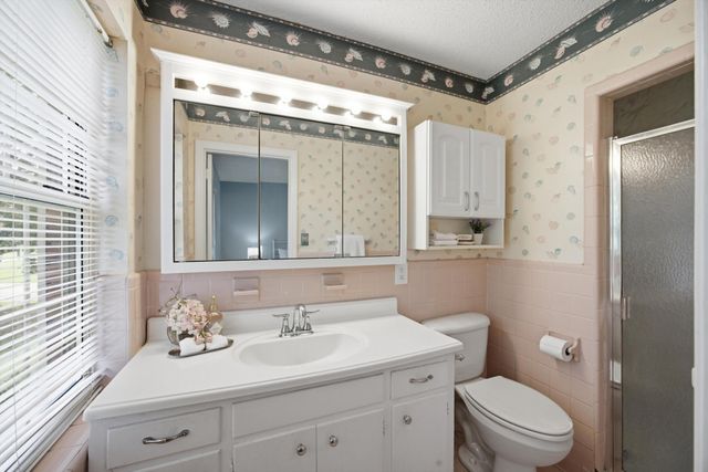 54 Kriswood Drive, Rossville, GA 30741