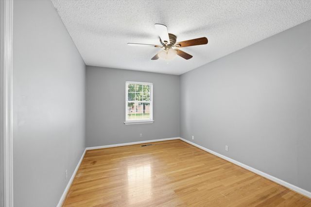 54 Kriswood Drive, Rossville, GA 30741