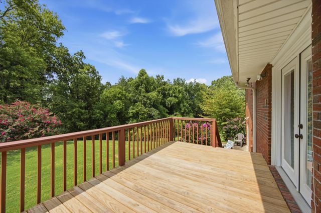 54 Kriswood Drive, Rossville, GA 30741