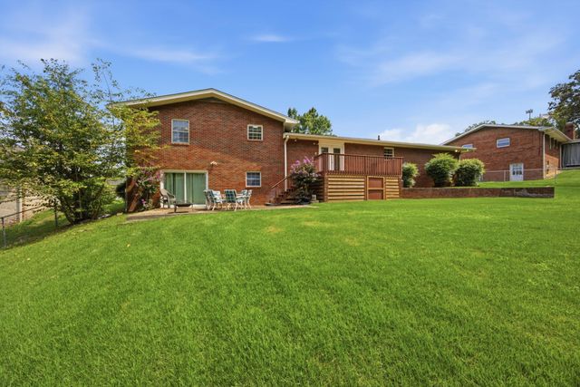 54 Kriswood Drive, Rossville, GA 30741