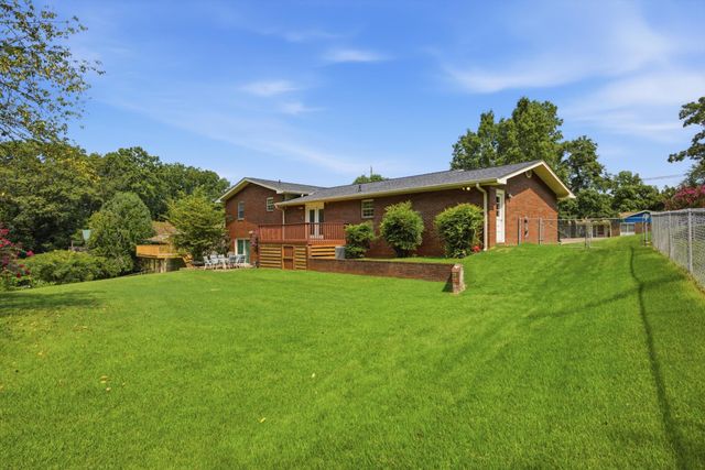 54 Kriswood Drive, Rossville, GA 30741