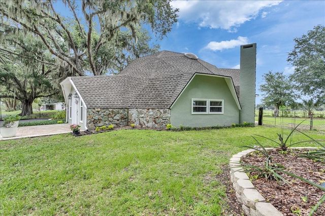 10424 LYONS AVENUE, Lithia, FL 33547