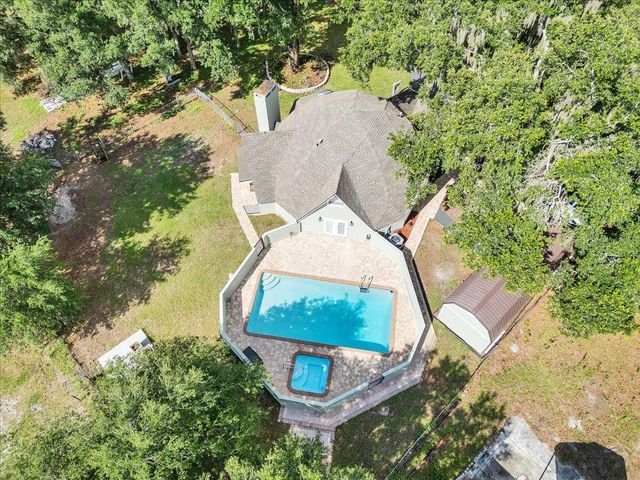 10424 LYONS AVENUE, Lithia, FL 33547