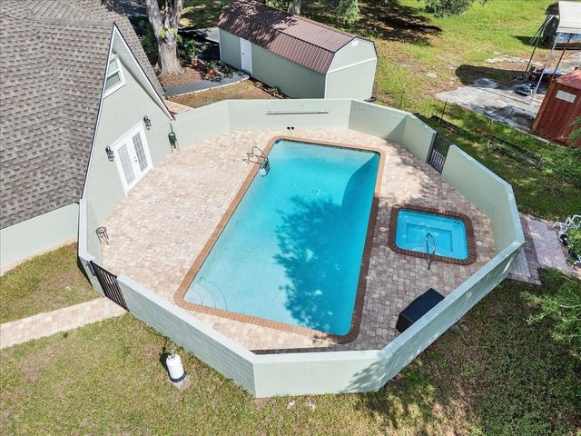 10424 LYONS AVENUE, Lithia, FL 33547