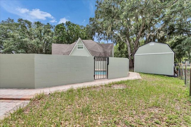 10424 LYONS AVENUE, Lithia, FL 33547