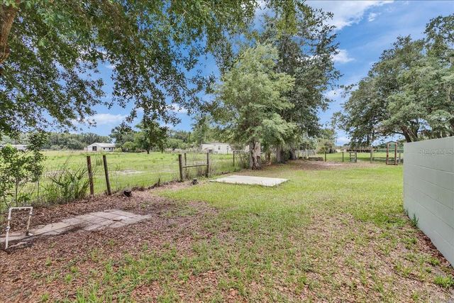 10424 LYONS AVENUE, Lithia, FL 33547