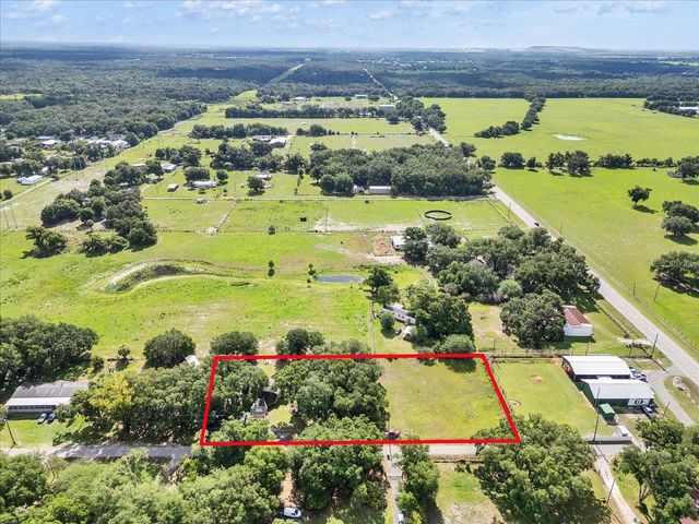 10424 LYONS AVENUE, Lithia, FL 33547