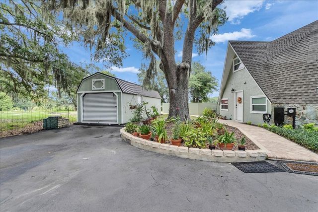 10424 LYONS AVENUE, Lithia, FL 33547