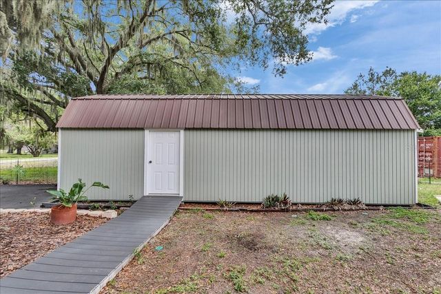 10424 LYONS AVENUE, Lithia, FL 33547