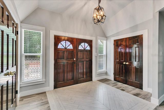 10424 LYONS AVENUE, Lithia, FL 33547