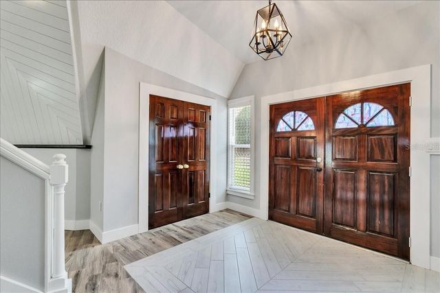 10424 LYONS AVENUE, Lithia, FL 33547