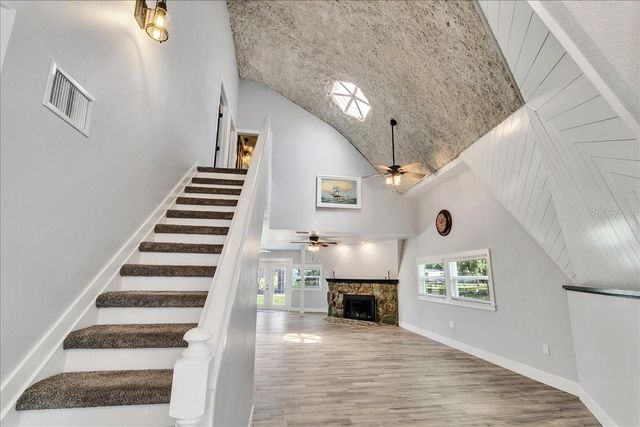 10424 LYONS AVENUE, Lithia, FL 33547