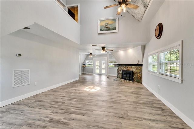 10424 LYONS AVENUE, Lithia, FL 33547