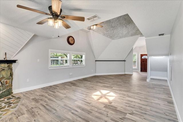 10424 LYONS AVENUE, Lithia, FL 33547