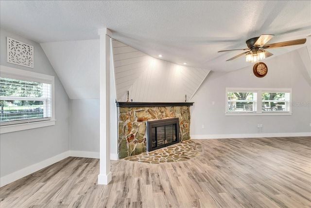 10424 LYONS AVENUE, Lithia, FL 33547