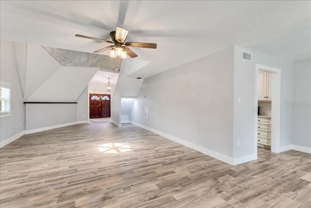 10424 LYONS AVENUE, Lithia, FL 33547