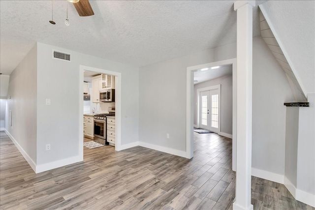 10424 LYONS AVENUE, Lithia, FL 33547