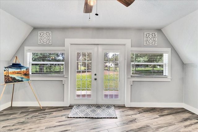 10424 LYONS AVENUE, Lithia, FL 33547