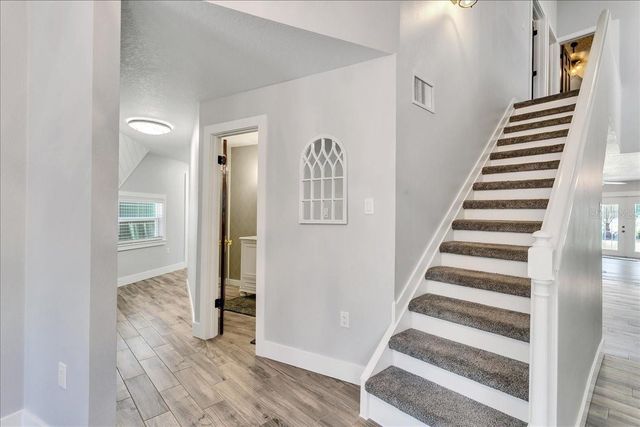 10424 LYONS AVENUE, Lithia, FL 33547