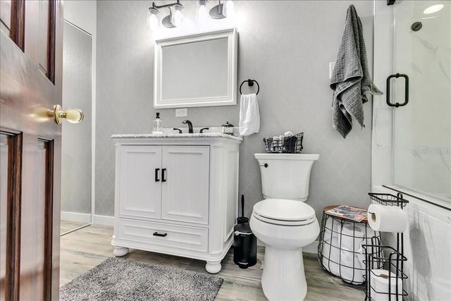 10424 LYONS AVENUE, Lithia, FL 33547