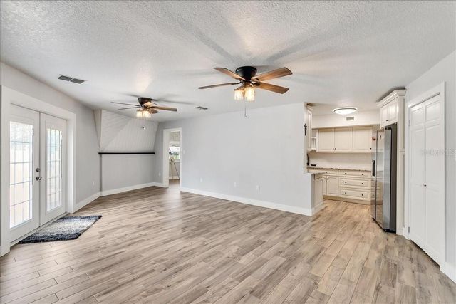 10424 LYONS AVENUE, Lithia, FL 33547