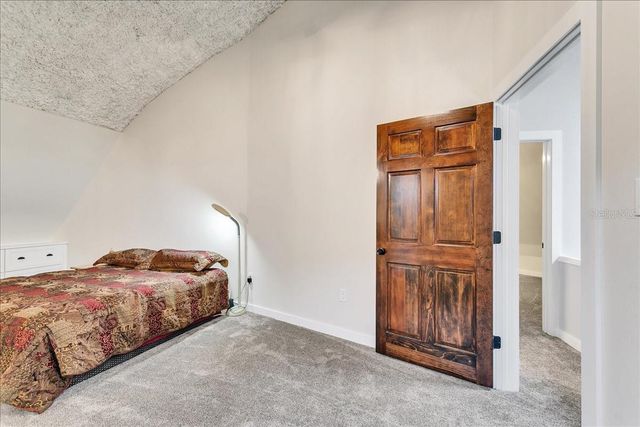 10424 LYONS AVENUE, Lithia, FL 33547