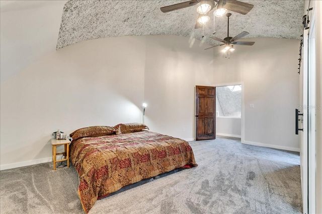 10424 LYONS AVENUE, Lithia, FL 33547