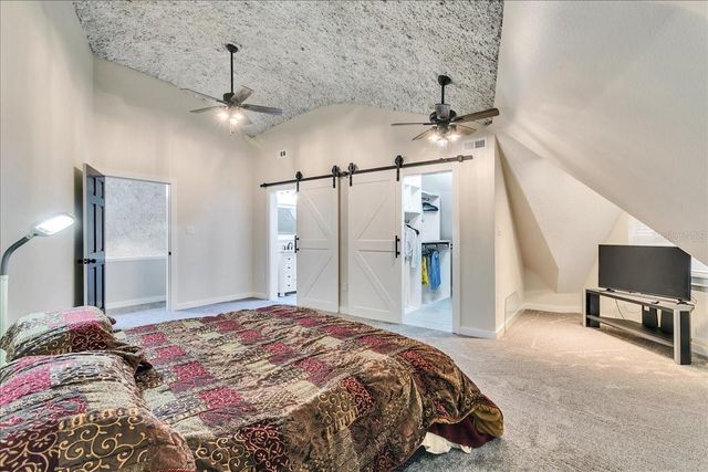 10424 LYONS AVENUE, Lithia, FL 33547