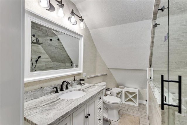 10424 LYONS AVENUE, Lithia, FL 33547