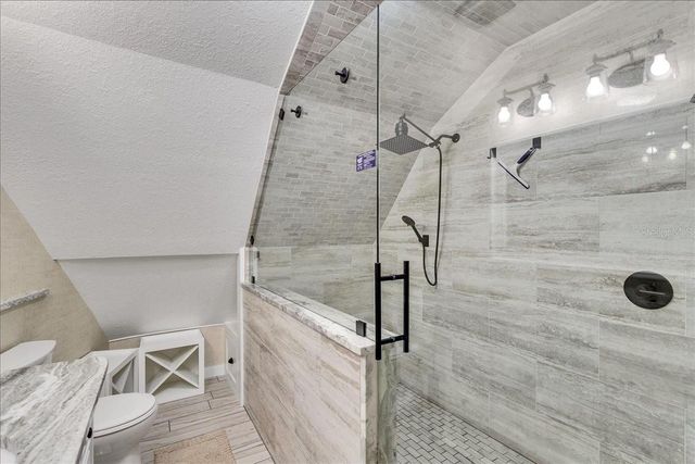 10424 LYONS AVENUE, Lithia, FL 33547