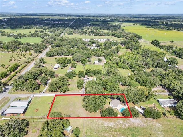 10424 LYONS AVENUE, Lithia, FL 33547