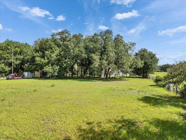 10424 LYONS AVENUE, Lithia, FL 33547