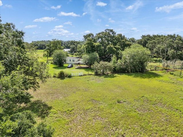10424 LYONS AVENUE, Lithia, FL 33547