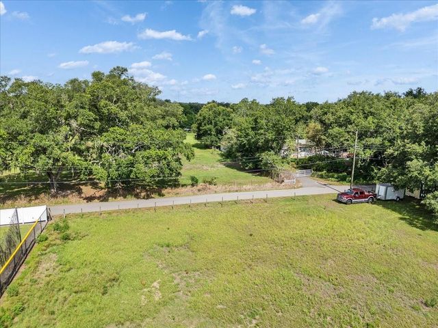 10424 LYONS AVENUE, Lithia, FL 33547