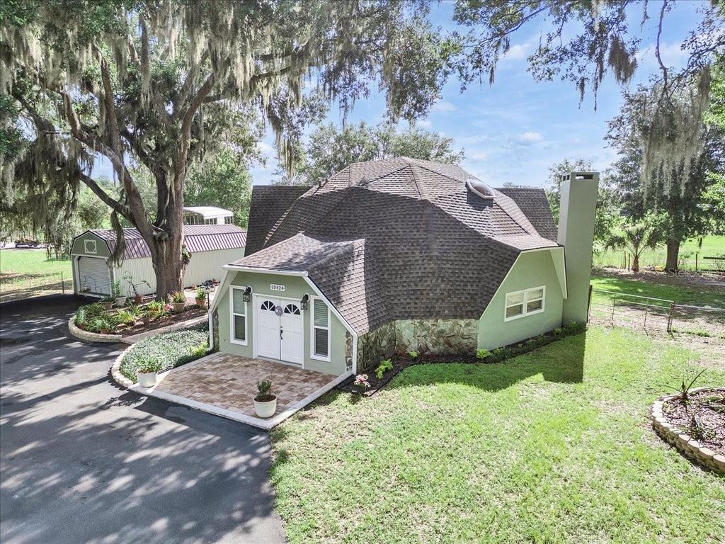 10424 LYONS AVENUE, Lithia, FL 33547