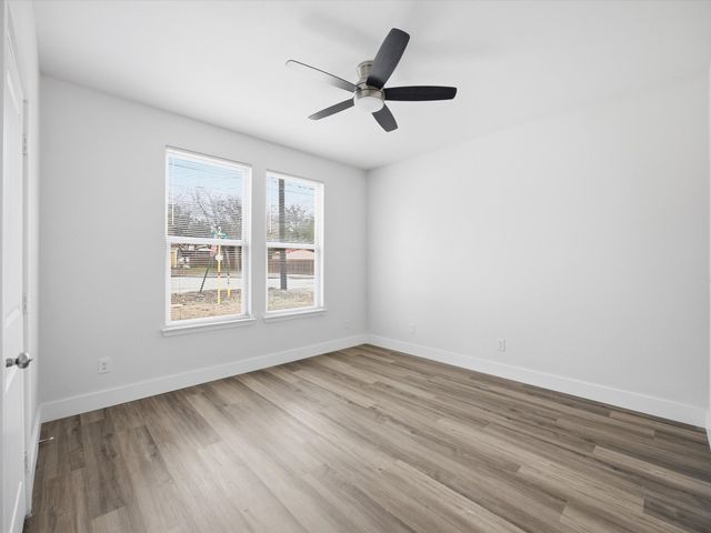 108 N Couch Street, Italy, TX 76651