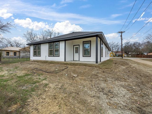 108 N Couch Street, Italy, TX 76651