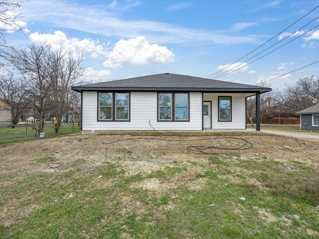 108 N Couch Street, Italy, TX 76651