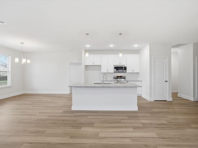 108 N Couch Street, Italy, TX 76651